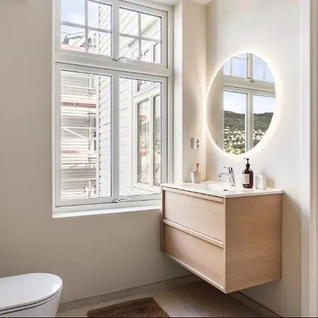 Lev Livet I - Stor Moderne Apartman *