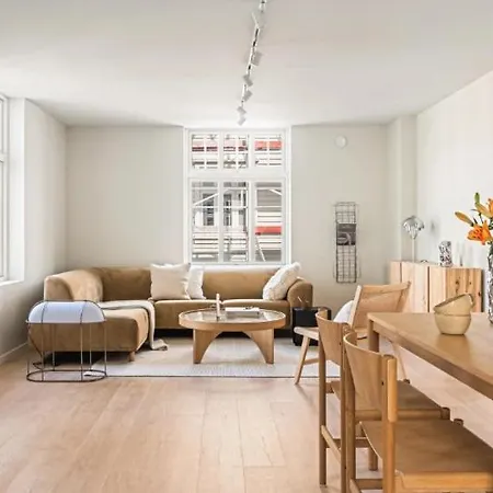 Lev Livet I - Stor Moderne Lägenhet